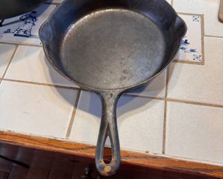 Griswold cast iron skillet, Erie, PA, 701, 9"W