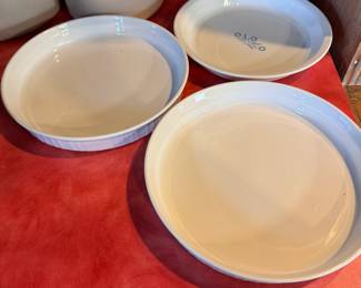 Corningware pie pan and round casserole/quiche 