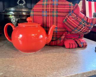 Pristine English teapot with Tartan Tabbies warmer