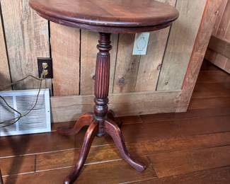Round tea table, or lampstand, mixed woods 28"H x 19"W