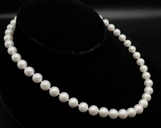 BRAND NEW! 8.5 to 9mm Snow White Pearl Single Strand Necklace w/ 14k White Gold Ball Clasp