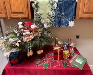 HUGE Christmas arrangement and other Holiday decor