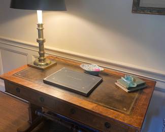 Beautiful leather top writing desk 