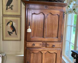 French provincial armoire💕