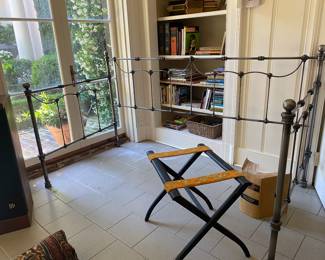 Great day bed. We will put it together before the sale. 😂 , books and guest room items 