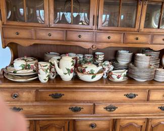 Franciscan Apple China (148 pieces)