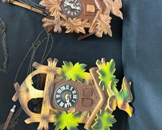 2 cuckoo clocks