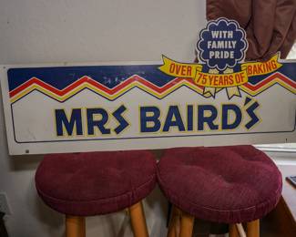 Mrs Baird's bread sign