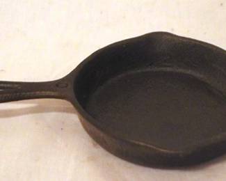 218 - Griswold #0 Cast Iron Pan - 7"
