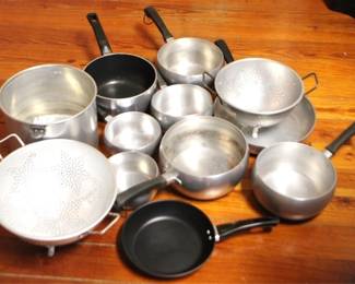 340 - Lot of Assorted Pots & Pans

