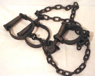 211 - Antique Style Shackles - 4 x 4
