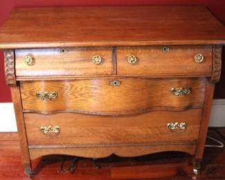 660 - Antique Oak 2 over 2 Drawer Dresser 43 x 22 x 34
