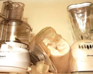 347 - Shelf lot of Assorted Items - to include Blender & Food Processor
