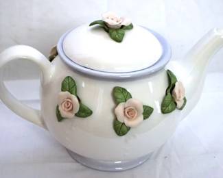 436 - Vintage Teapot - 9.5 x 7
