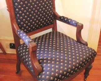 252 - Victorian Walnut Carved Arm Chair 25 x 25 x 42
