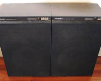 169 - Pair of Technics 4-way Speakers 18 x 12 x 28.5 - SB-G910 You are buying a used as-is electric/electronic item. We do not guarantee all components are present and if it's not expressly stated, it is untested.
