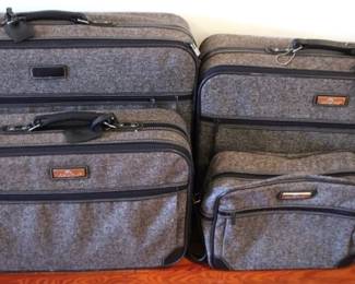 645 - Set of Jordache Luggage - 4pcs total
