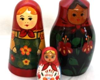 444 - 3pc Russian Nesting Dolls, 3", 5" & 5" tall
