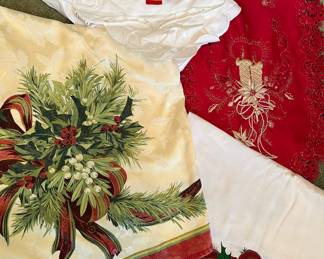 Christmas tablecloths 