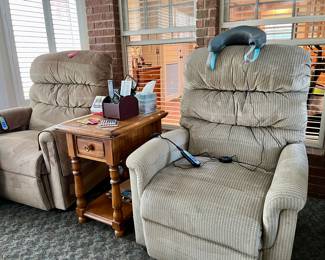 Freshly cleaned - working Ultra Comfort America Lift Chair 