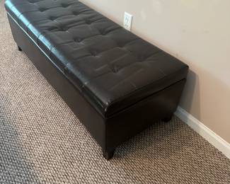 Storage ottoman 
