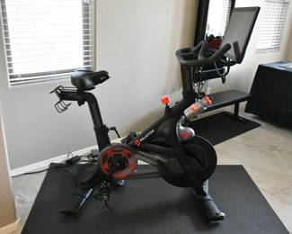 PELOTON w/ Size 9 Women's Shoes