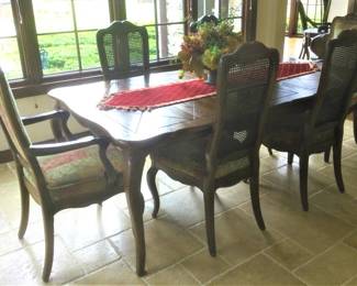 Davis Cabinet Company Table with 2  Leaves and 6 Chairs