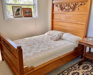 Beautiful antique carved oak full size bed with clean mattress.