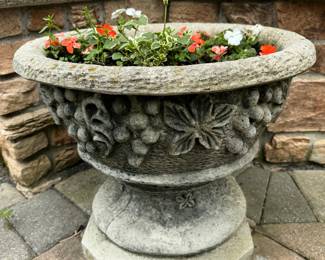 1 Concrete steps planter 