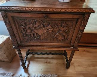 Close up of German Chest