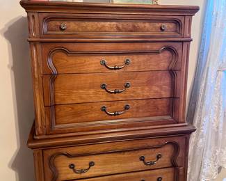 FRENCH PROVINCIAL BEDROOM SET 