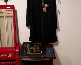 Ceremonial cloak with belt and 33 degree paper, including Maysons bible and universal Masons chapter scrapbook 