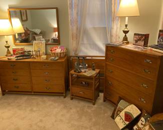 Mid century bedroom suite (Hickory Manufacturing Co.)