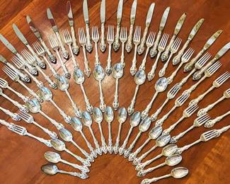  This is a 73 piece set of Sterling Gorham la Scalia. 16 spoons, 8 soup spoons, 16 salad forks, 17 dinner forks, 16 dinner knives. All in excellent condition. 