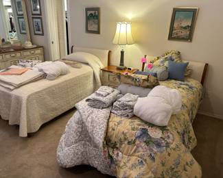 Basset Furniture Twin Beds and beddin