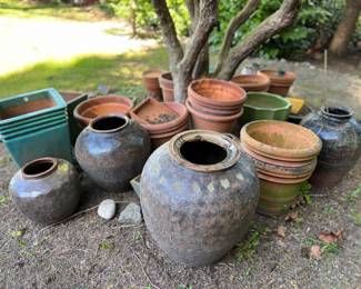outdoor ceramic pots and terra cotta pots 