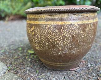 Dragon outdoor pot