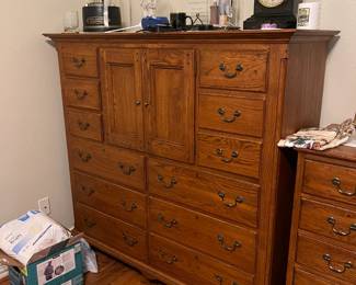 Ethan Allen extra large chest of drawers with center cabinet