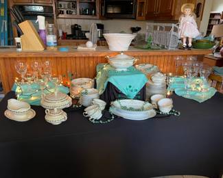 Beautiful hand painted FB & Co Meito China Murel Japan. Also Theodore Haviland, Limoges, France china