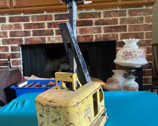 Tonka metal crane/ toy