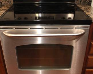 GE 30-in Glass Top 4 Burners  Self-Cleaning Freestanding Electric Range (Stainless Steel) with black glass top. BUY IT NOW! $300.00