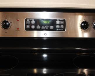 GE 30-in Glass Top 4 Burners  Self-Cleaning Freestanding Electric Range (Stainless Steel) with black glass top. BUY IT NOW! $300.00