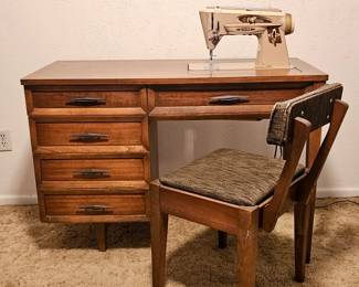  Vintage Singer Sewing Machine in Cabinet w Chair