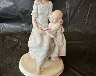 Mother and daughter collectible statue