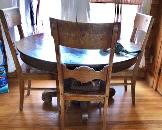 Oak Antique Kitchen Table w/Chairs