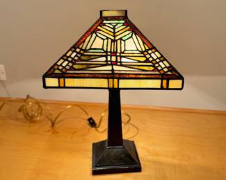 Tiffany-Style Table Lamp. Photo 2 of 2.