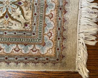 Pakistani Bakhtiari Wool Rug. Measures 9" x 12". Photo 4 of 5.