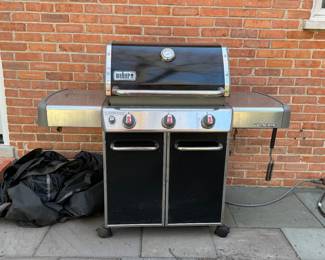 Weber Natural Gas Grill. Photo 1 of 2.