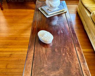 Asian style coffee table, available for pick up after the sale of the house. Available for purchase the days of the sale.
