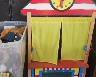 Puppet Show Theater and Puppets